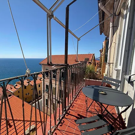 Sea Vibes House إمبيريا